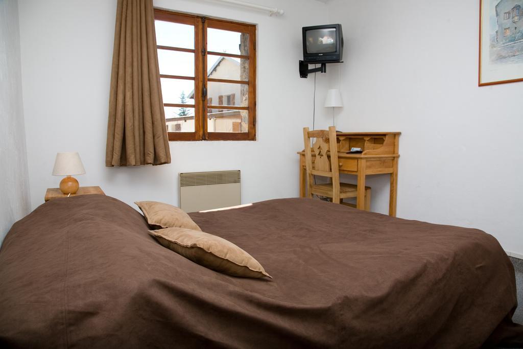 Adonis Le Chastellan Hotel Valberg Szoba fotó